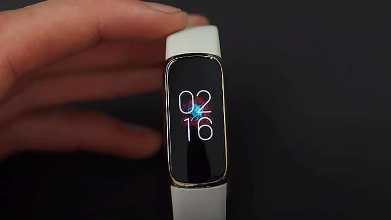 fitbit luxe details-3